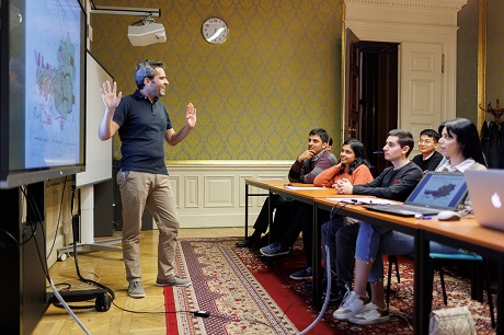 Christian Ochsner teaching